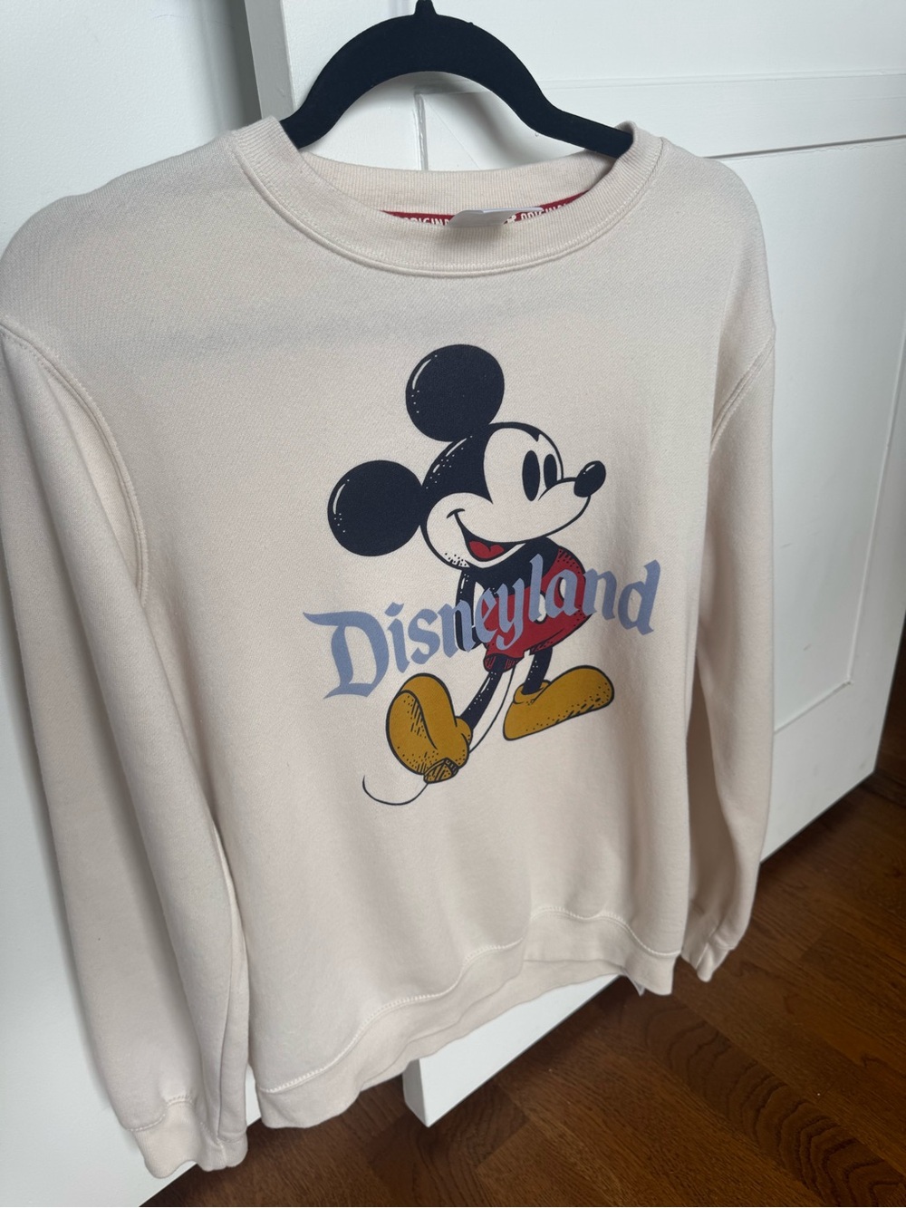 Disney Cream Crewneck Sweatshirt with Mickey Disneyland Graphic (Unisex)